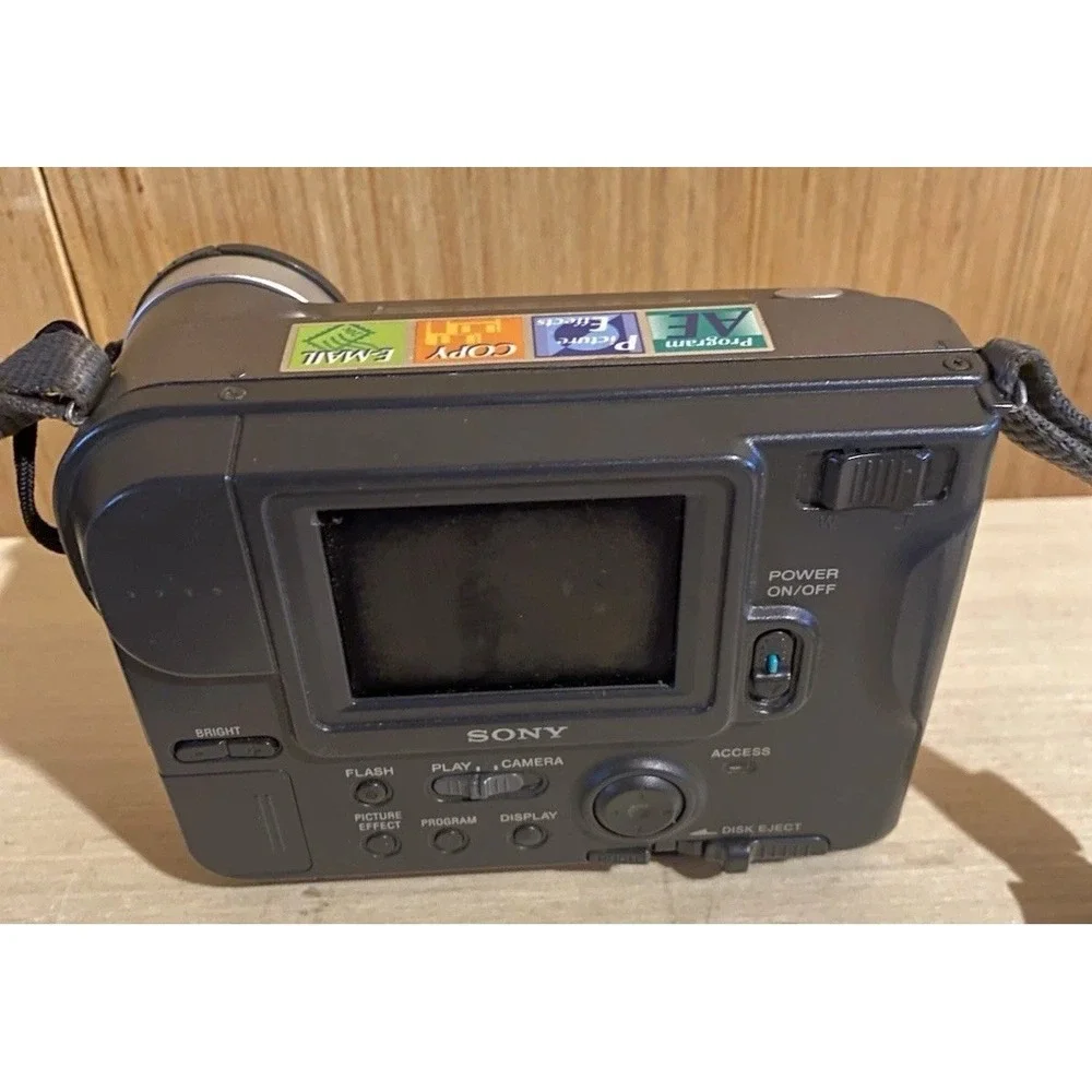 Sony Mavica MVC-FD73 Digital Camera 10x Optical Zoom With Battery- No Charger